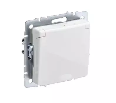 Розетка IEK BR-R16-16-K01 BRITE РСбш10-3-БрБ 16А IP20 с заземл. защ. шторки с крышкой белая