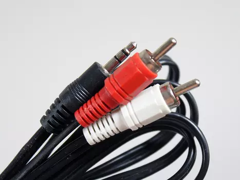 Кабель соединительный VCOM Jack 3.5-2xRCA(M), 1.8м, черный (VAV7183-1.8M)