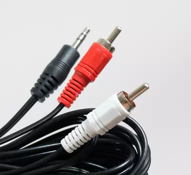 Кабель соединительный VCOM Jack 3.5-2xRCA(M), 5м, черный (VAV7183-5M)