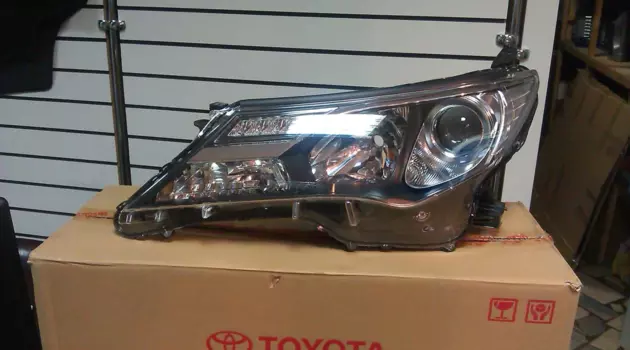 Фара левая под ксенон TOYOTA 8118542572 для Toyota RAV4 (2013 - 2015)