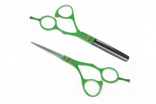 DEWAL PROFESSIONAL Набор парикмахерских ножниц 5,5", зеленые в черном чехле, 2 шт