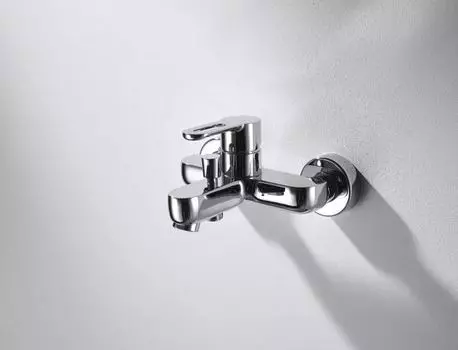 Смеситель Bravat Stream-D F637163C-B для ванны с душевым гарнитуром