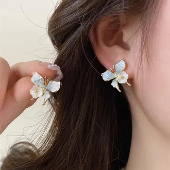 Маленькие свежие серьги с цветком бабочки Advanced Sense Gradient Blue для женщин 1 pair(Gradient pink)