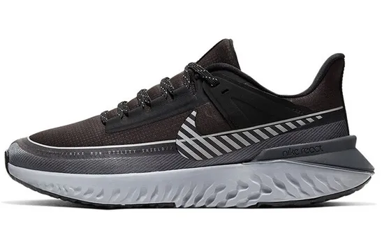 Кроссовки Nike Legend React 2 женские
