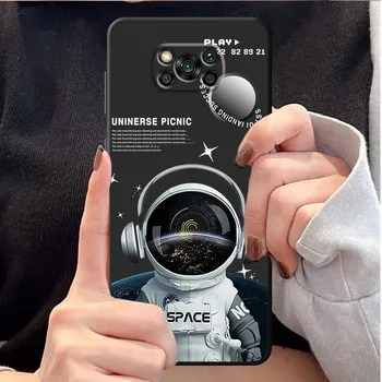 Милый чехол для телефона с астронавтом для Xiaomi Poco F4 C40 X4 F3 GT M4 5G M3 F1 X3 NFC X3 Pro M3 Pro X3 GT X4 NFC F3 GT TPU мягкий черный Pocophone F1
