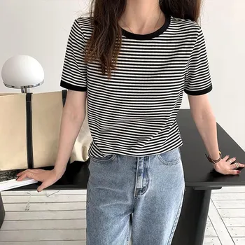 Женская полосатая футболка свободного кроя с короткими рукавами и круглым вырезом - летний повседневный топ в корейском стиле. L