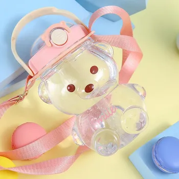 Пластиковая бутылка для воды Kawaii Bear с соломенным портативным ремешком, милые детские бутылочки для девочек, летняя большая вместительная чашка для чая с молочными пузырьками ZH 1000ML розовый