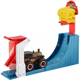 Игровой набор Hot Wheels, Monster Trucks Поединок в воздухе, GCG00