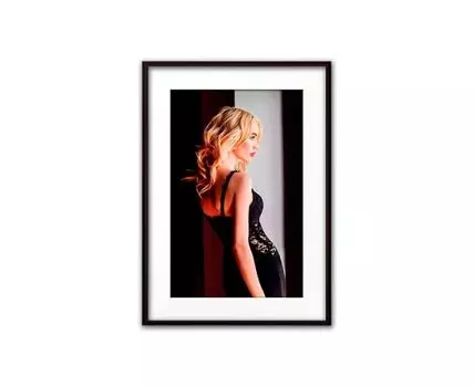 Постер в рамке У окна 40х60 см (Черный, 60)