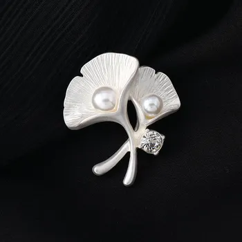 Ginkgo biloba brooch high-end retro exquisite pearl corsage women s high-end sense pin temperament simple suit accessories
