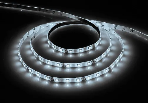Лента светодиодная 27752, 1 м, SMD 2835, 60 шт./4.8 Вт на метр, 12V, 6500 K, холодный белый, IP65, кратность резки 50мм. В комплекте один коннектор типа "мама" Feron