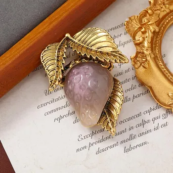 Женские классические желейные броши из смолы с клубникой, булавки, модные фрукты, креативный дизайн, костюм, офисные булавки для женщин, подарок на Новый год красный