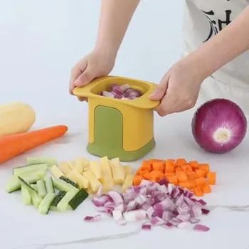 Картофельные наггетсы с луком, картофель фри, салат, гофрированные кубики, картофельные наггетсы, удобные овощные гаджеты