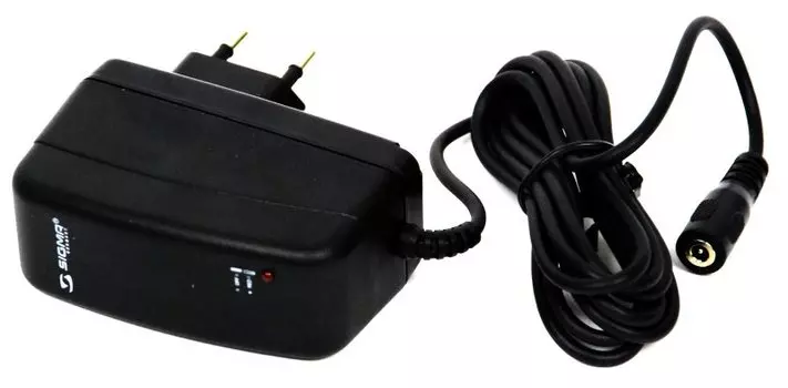 Адаптер SIGMA для аккумулятора IION 220вольт, чёрный, SIG_17420