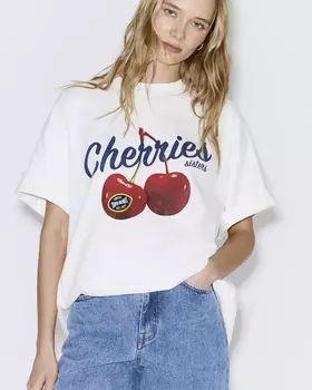 Футболка Vintage Vibe с принтом Cherry молочного цвета