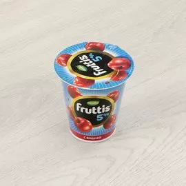 Йогурт Fruttis Сливочное Лакомство вишня 5% 290 г