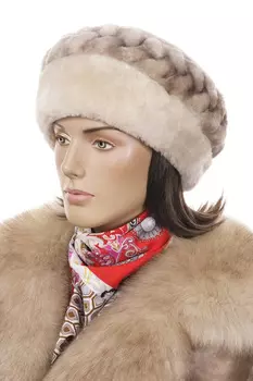 Шапка женская из мутона