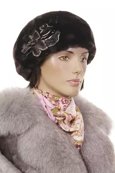 Шапка женская из мутона