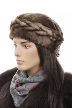 Шапка женская из мутона