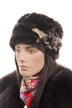 Шапка женская из мутона