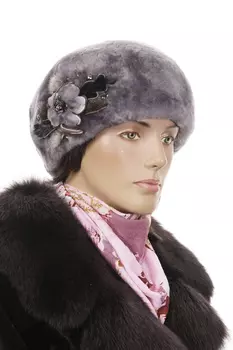 Шапка женская из мутона