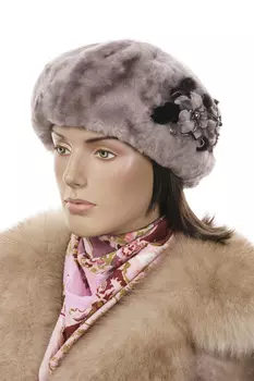 Шапка женская из мутона