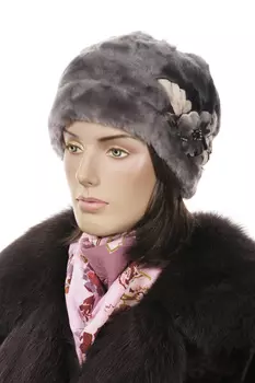 Шапка женская из мутона