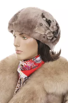 Шапка женская из мутона
