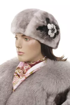 Шапка женская из мутона
