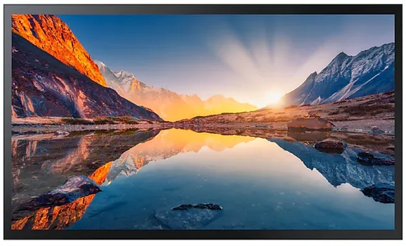 Панель LCD 32' Samsung QM32R-T интерактивная 3840х2160,5000:1,300кд/м2,проходной HDMI,10 касаний,Tizen 4.0,Wi-FI