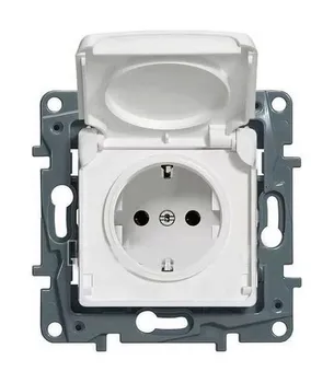 Розетка Legrand 672232 Etika - 2К+З IP 44 с откидной крышкой и шторками, немецкий стандарт, автомати