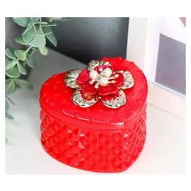 Шкатулка пластик "Красное сердце с цветком" 6,5х8,7х8 см