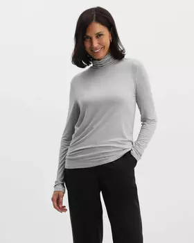 Водолазка из эластичного материала на основе района