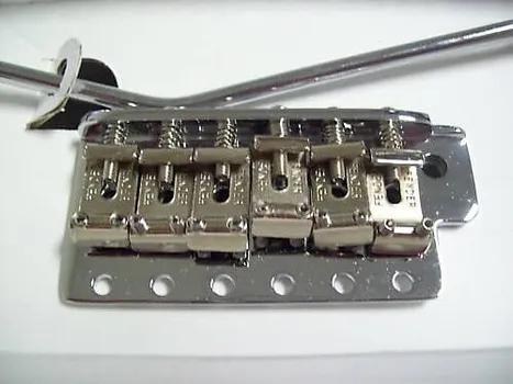 Оригинальный Fender '62 Reissue Strat LEFTY Tremolo Assembly, 099-2049-002