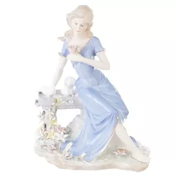 Статуэтка Девушка в голубом платье Royal Classics